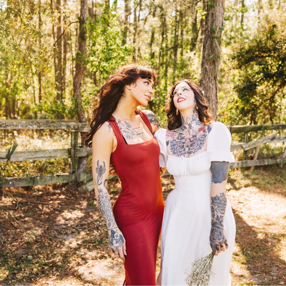 hi i’m Mandi! GRLFRiDAY SHOP is a SWer / woman owned business.
